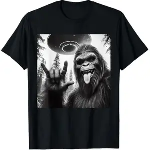 Funny Sasquatch Bigfoot Rock On Selfie With UFO Alien Graphic T-Shirt For Men And Women