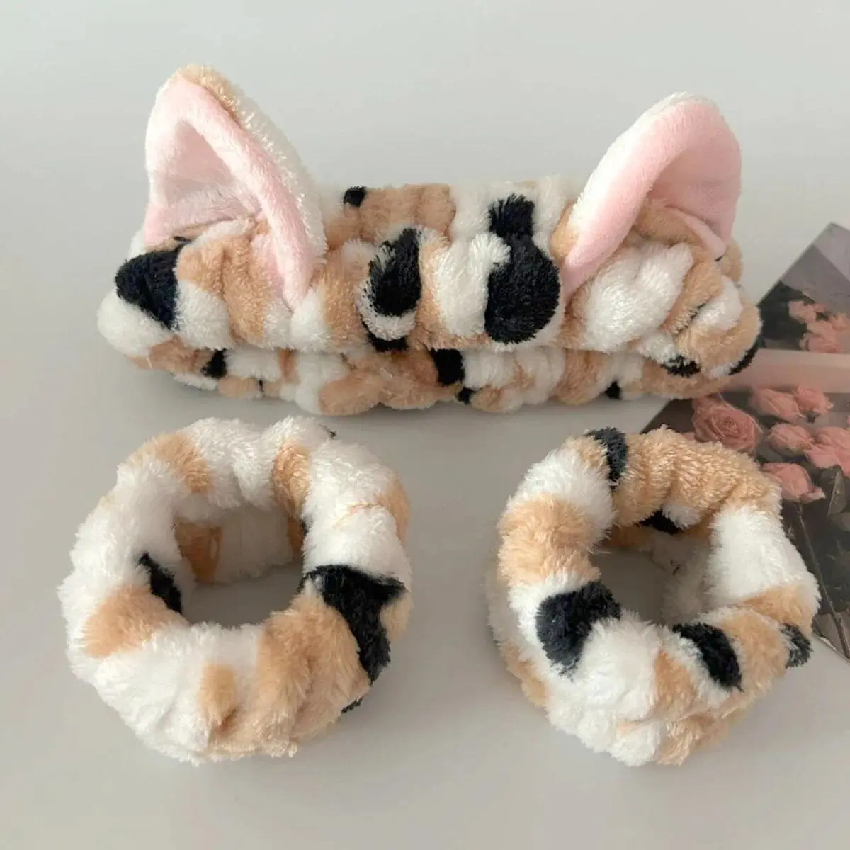 3 Pcs Cute Cat Ear Leopard Print Plush Headband For Women Girls Spa Washing Face and Makeup Headband Elastic Moisture Resistant Sleeves Wrist Strap