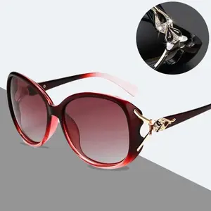 Fox Head Sunglasses with Dark Frames for Sun Protection Women's Style Eyeglasses for Celebrities Round Face Sunglasses for Ladies UV Protection