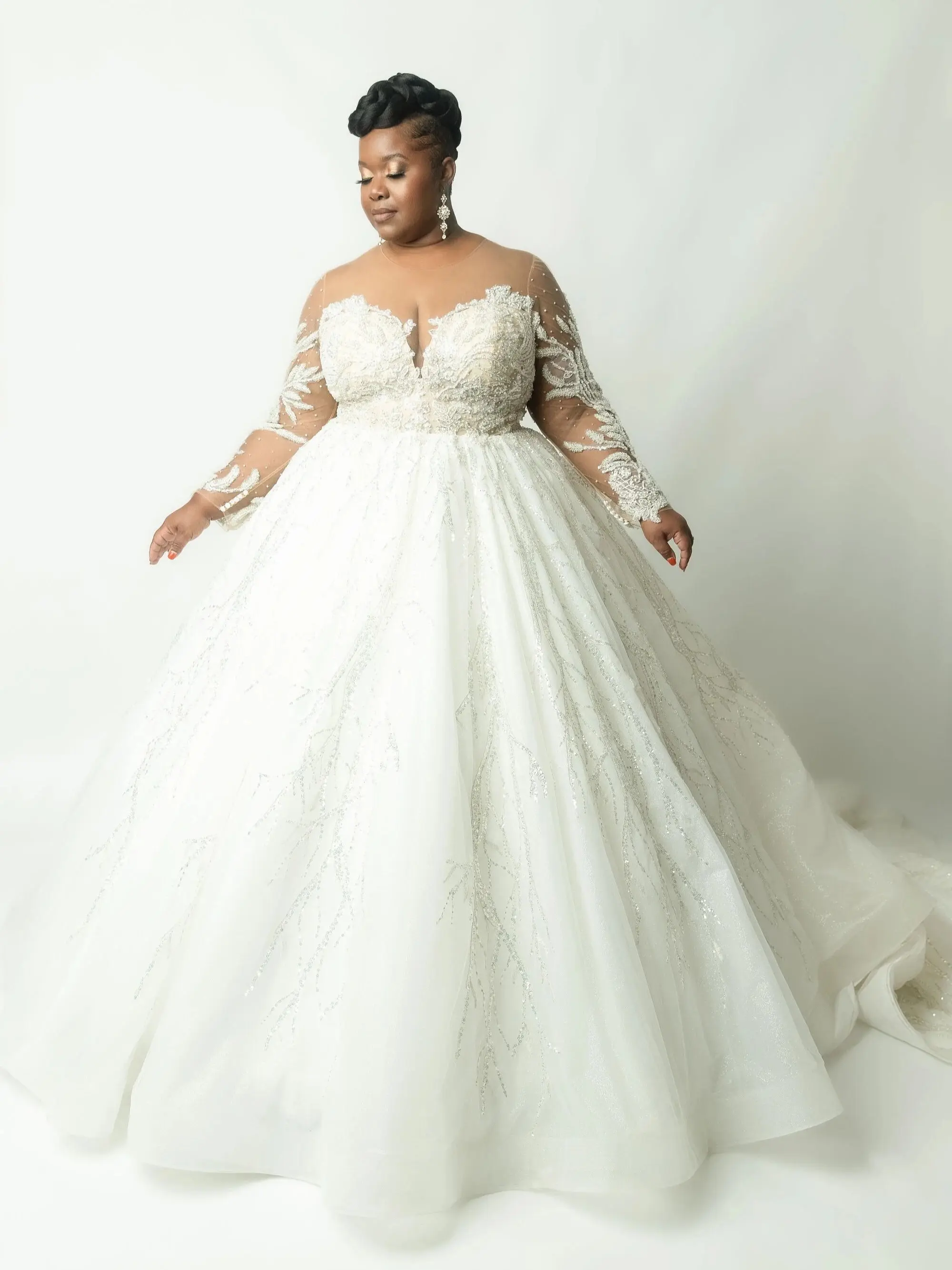Custom Plus Size Ball Gown Wedding Dress Long Sleeve Illusion Lace Bridal Gown Hand Beaded Luxury Bridal Dress for Special Occasions