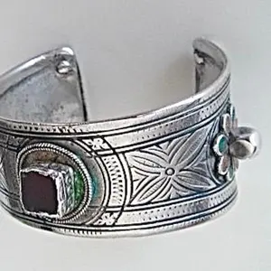 Berber silver bracelet with enamel and carnelian stone.