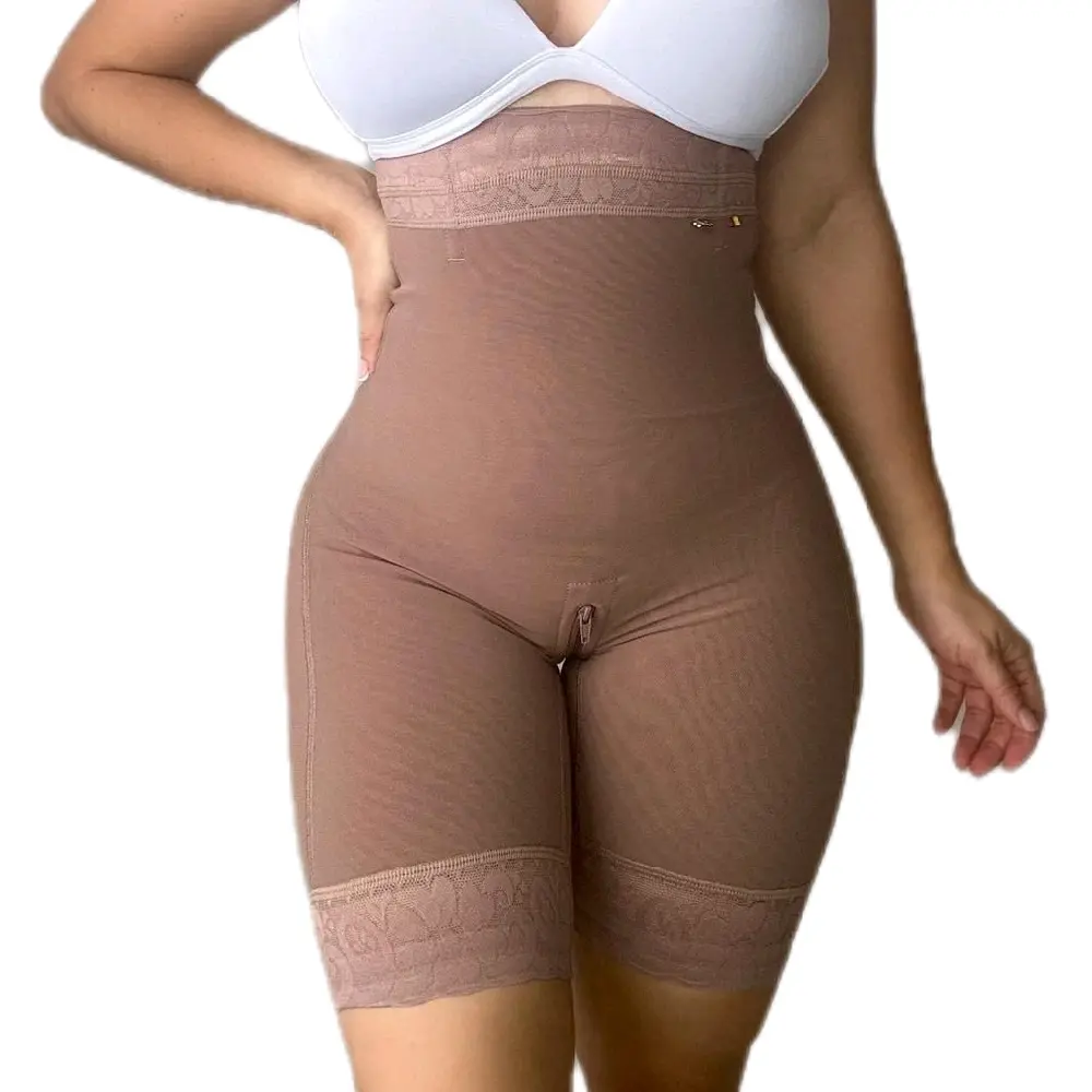 chort Bianca. High-compression waist trainer for the upper and lower abdomen. For everyday wear or special occasions. Seamless, elegant, invisible tailbone. For women.   Womenswear Shapewear Belts