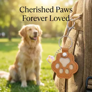 Cat Fur Keychain Dog Fur Collection Capsule, Portable Pet Fur Memorial Capsule, Removable Pet Hair Storage Pendant for Bag & Keys