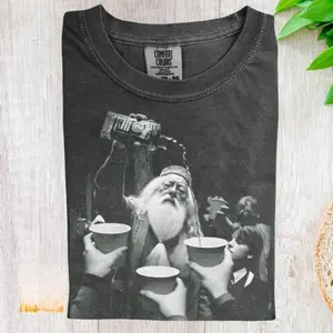 Dumbledore Party Master Aesthetic T Shirt, Trendy Magical School Celebration Graphic Tee, Vintage Style Wise Wizard Illustration Top, Retro Humorous Fantasy Fan Gift Apparel