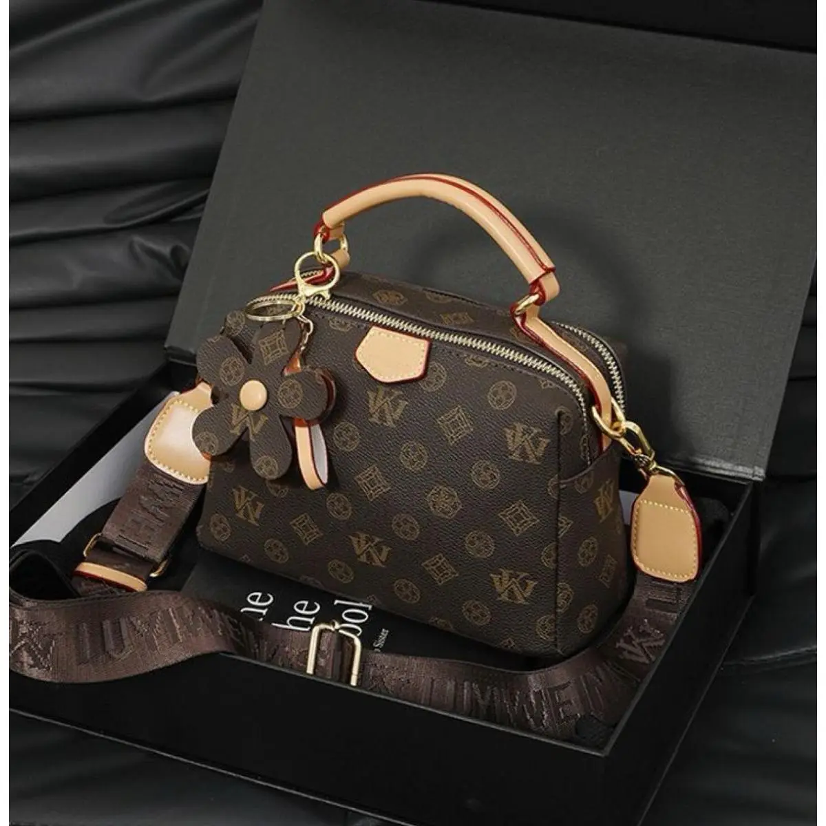 Bag women's 2025 new high-end fashion multi-partition pillow bag cross-body bag versatile shoulder bag