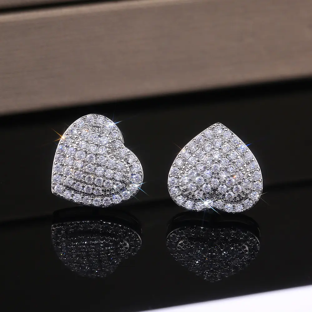 YLNWH Sparkling Heart Stud Earrings for Women, Pavé Crystal Rhinestone Earrings, Cute Love Heart Jewelry, Elegant Lightweight Earrings for Daily Wear, Party, Birthday & Valentine’s Day Gifts