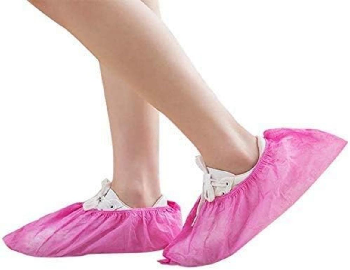 Disposable Shoe Covers 100PCS Non-Slip Durable Indoor Boot Overshoes Protector Thicked Non-Woven Shoe Covers for Carpet Floor Protection Construction Offices One Size Fits All (Pink)
