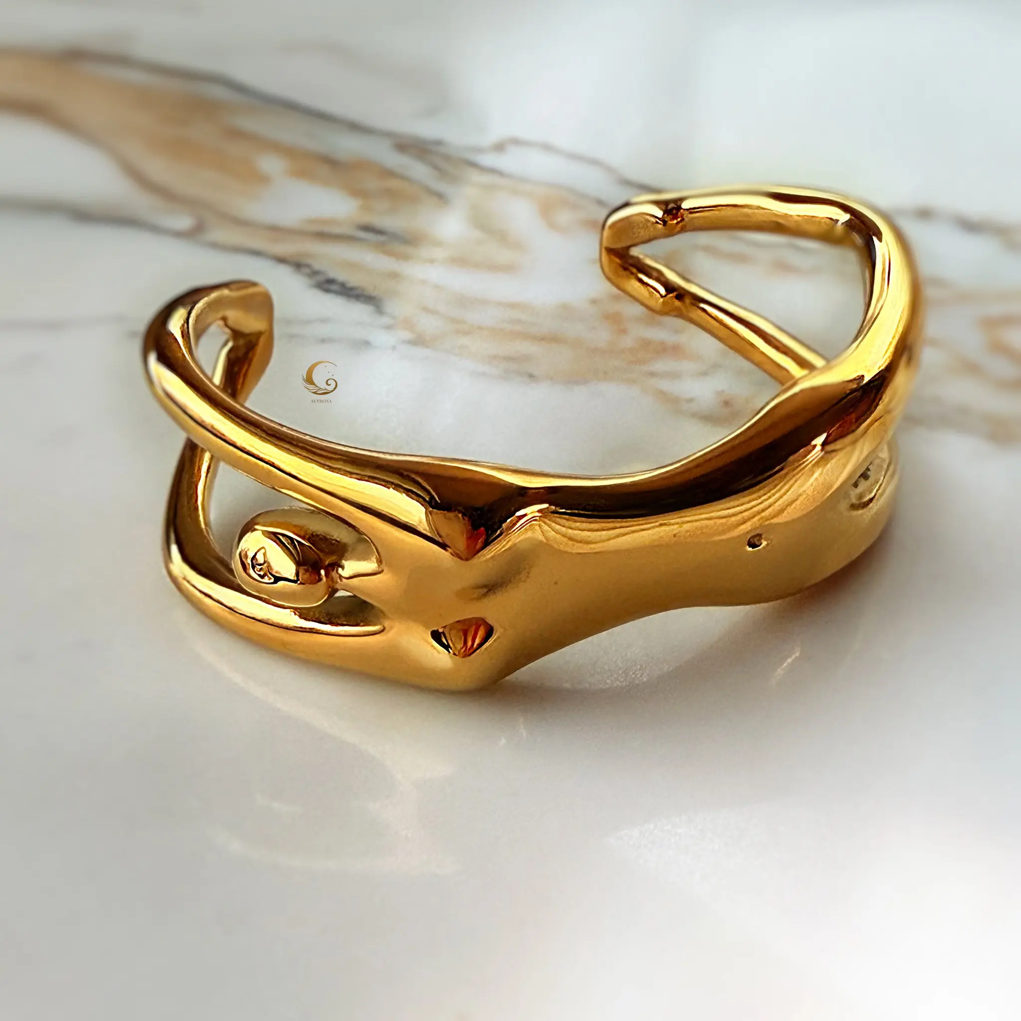 Sophia – 18K Gold-Plated Titanium Steel Bracelet.