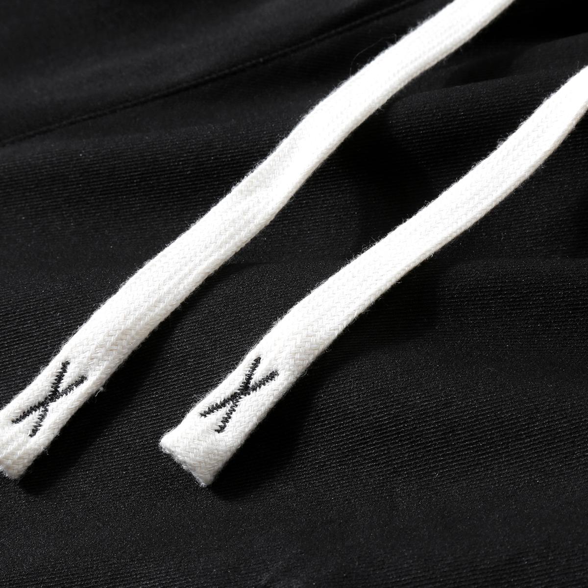 Men’s summer 2-piece cargo pants set with a drawstring waist, large pockets, and stylish letter patches—perfect for casual outings and everyday wear