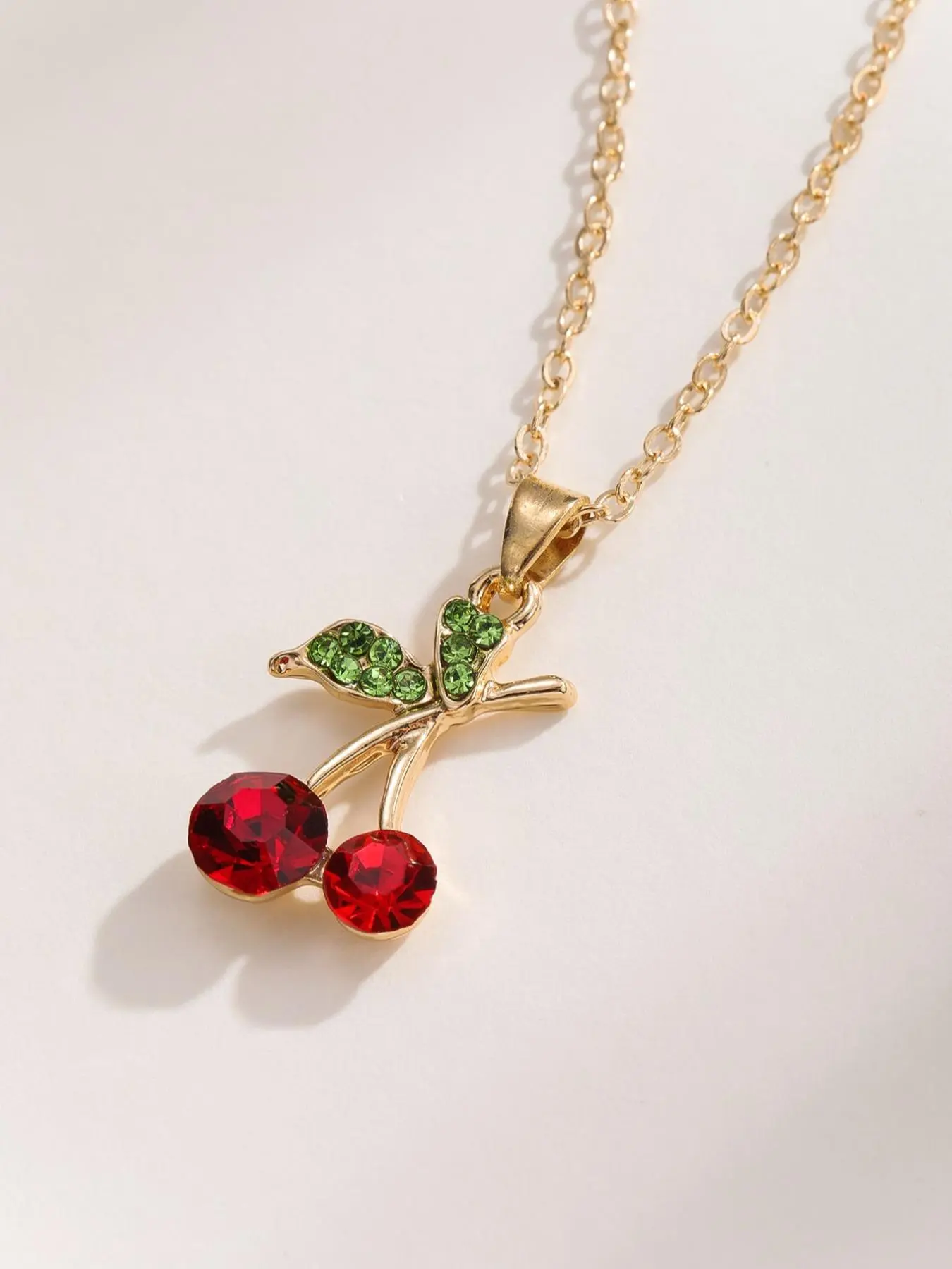 Women's Elegant Cherry Design Necklace, Cute Pendant Necklace, Fashionable Jewelry for Daily & Party Decoration As Gift for Women Without Box, Trendy Charm Necklaces, Gift, Exquisite Jewelry Gift, Trendy Charms Necklace