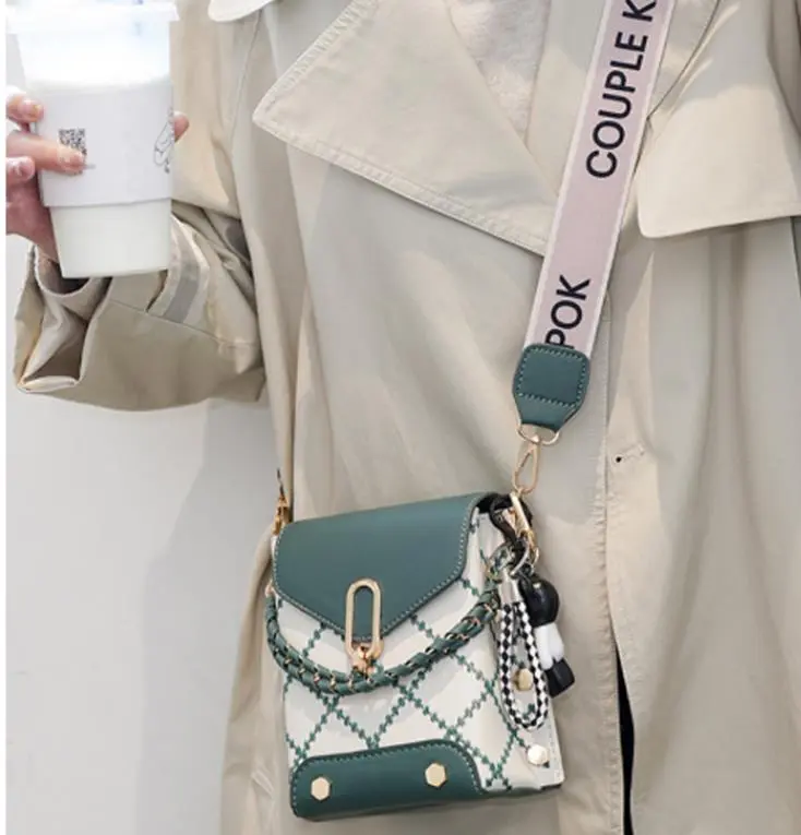 Small Shoulder Phone Bag Small CrossBody Purse With Adjustable Strap, Stylish Lightweight Handbag  For Women, Bring Cute Pendant