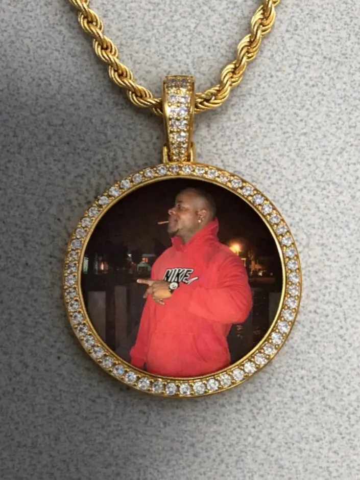 45mm Round Gold Memory Men,Women, and Kids Jewelry Picture Pendant Necklace Blanks Custom Photo Pendant Jewelry with Gold Plated and Cubic Zirconia