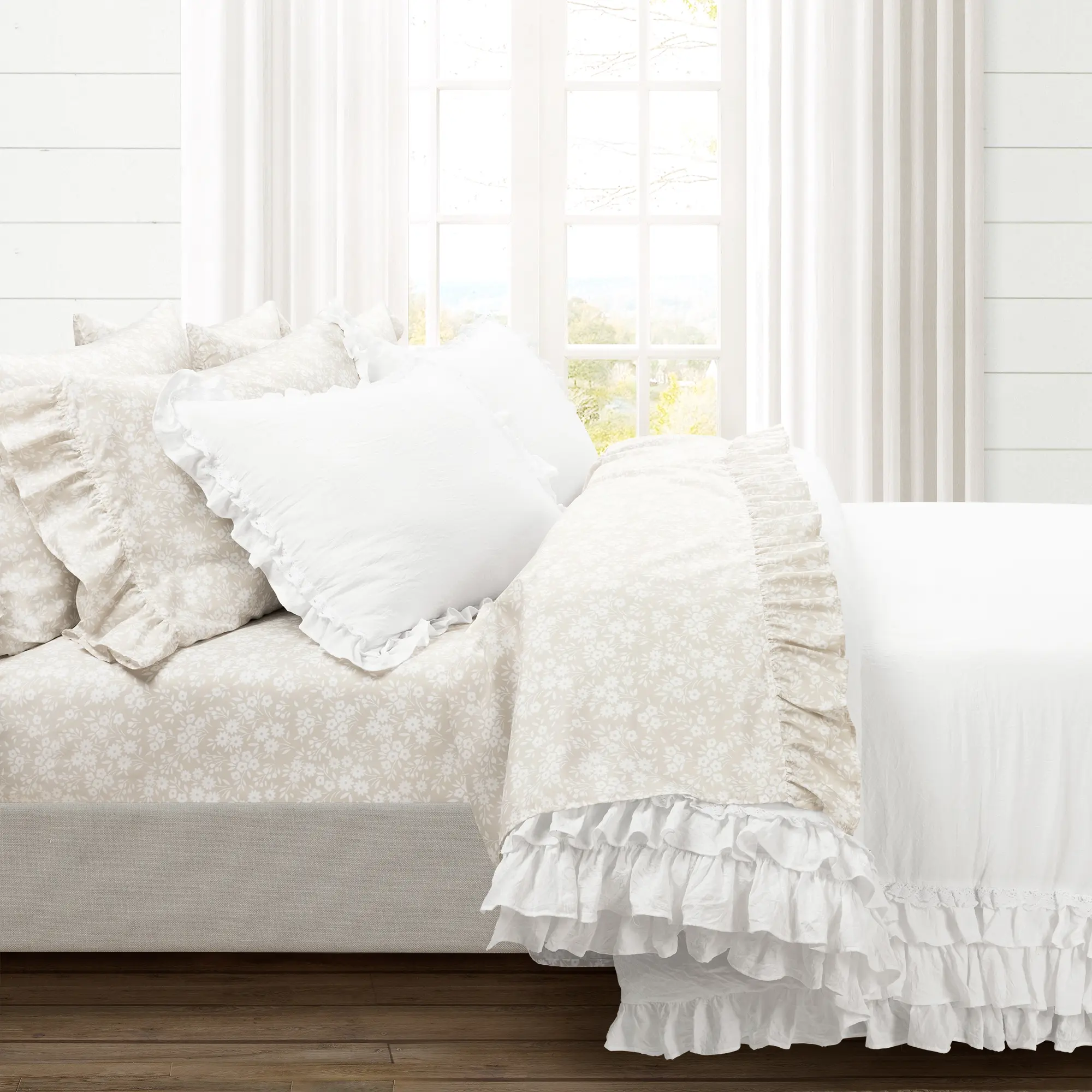 Lush Decor Garden Of Flowers Ruffle Floral Bedding Sets - Soft Floral Design, Fitted Sheets, Cute Decorative Bedding Set for Fresh Cozy Bedroom Decor, Home Interiors Upgrade, Cute Bedding Set