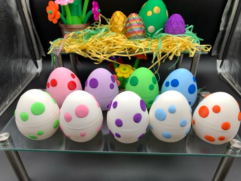 3D Printed Dinosaur Egg with Articulating Dinosaur Easter Decoration