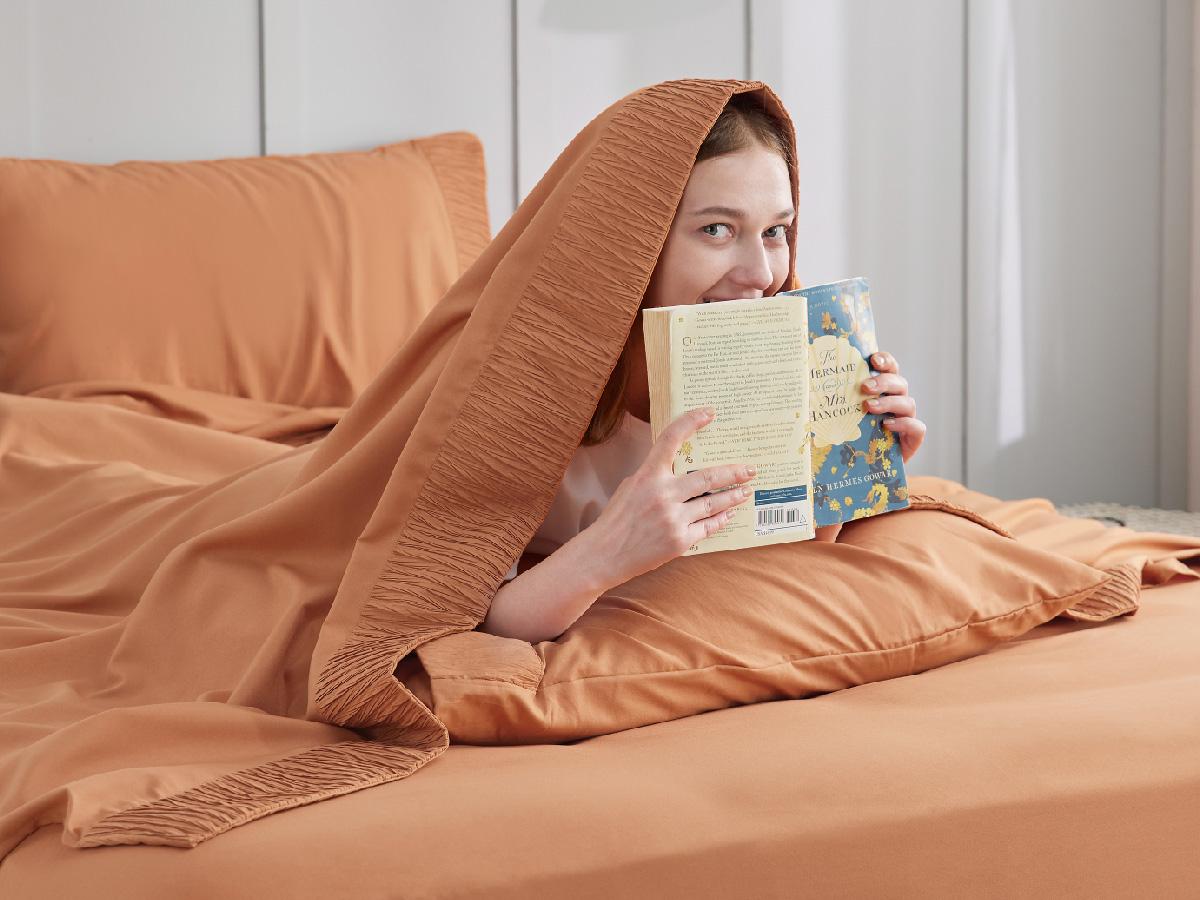 Bedsure 4 Pieces Bed Sheet Set 14 Inch Breathable & Cooling - Hotel Luxury - Easy Care Machine Washable Polyester Microfiber Bedding for Women, Men