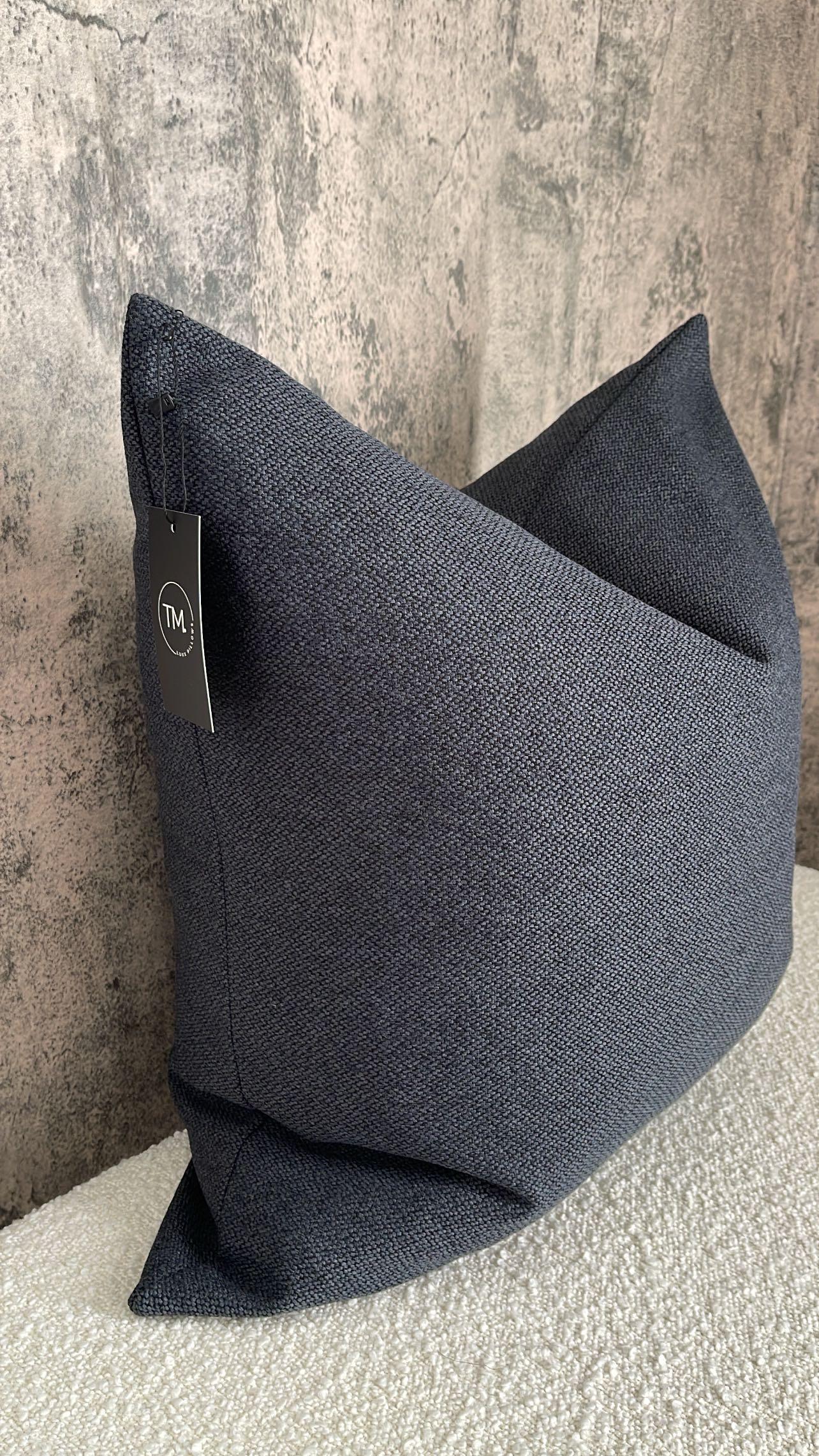 Black Modern Woven Luxx