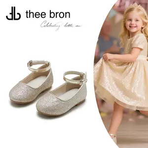 From dress-up time to real-life adventures. This comfortable girls' dress shoe makes every day feel special