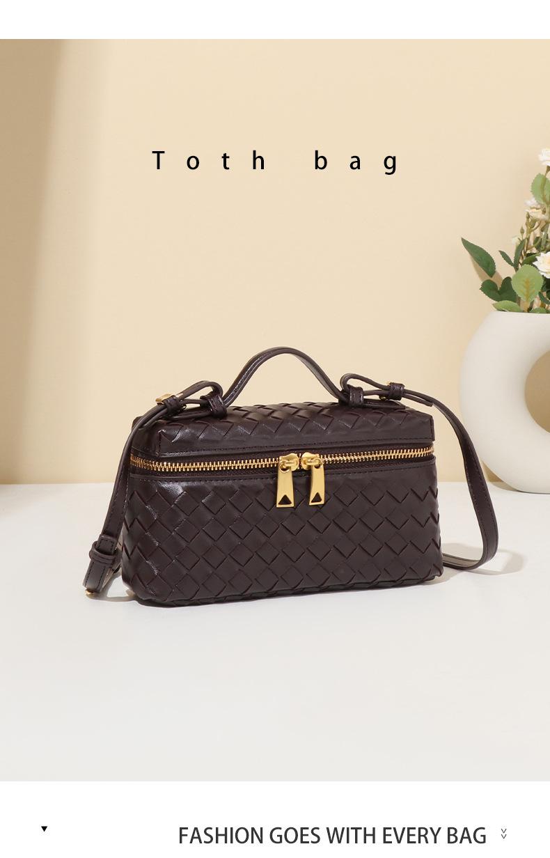 2025 New Handmade Woven Crossbody Lunch Box Bag Fashionable Versatile Two-Way Zipper Closure Handheld Women’s New Single Shoulder Small Square Bag