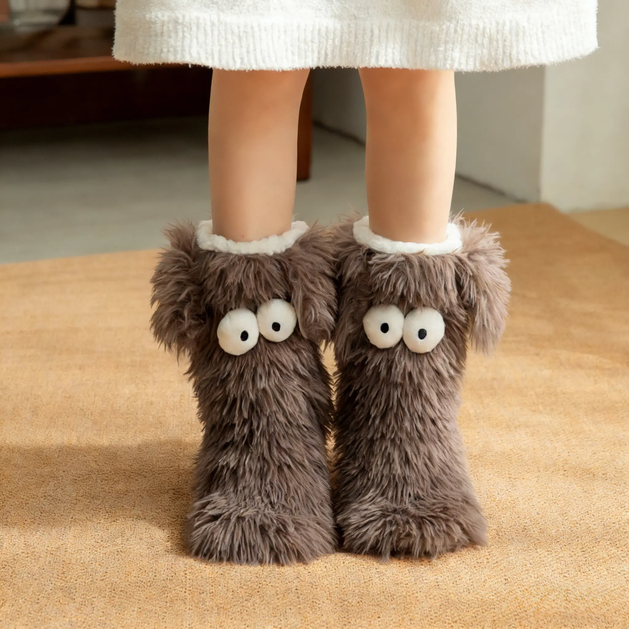 Cute and fluffy lamb wool floor socks for adults, thickened and fleece-lined, non-slip, plush snow socks and shoe covers for indoor use.