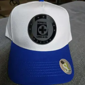 Gorra cruz azul, color blanca  visera azul  ajustable de algodon