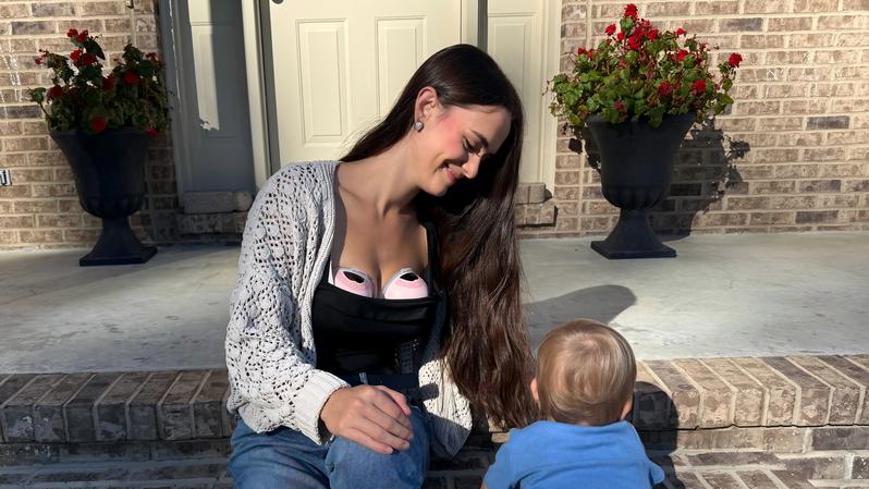 MomMed S33 Luma Built-In Night Light & Pain-Free Breast Pump For Night Pumping,Wearable Breast Pump, Electirc Portable Breast Pump, Breastfeeding Pump with 4 Modes & 9 Levels, 17/19/21mm Flange Inserts Babypump