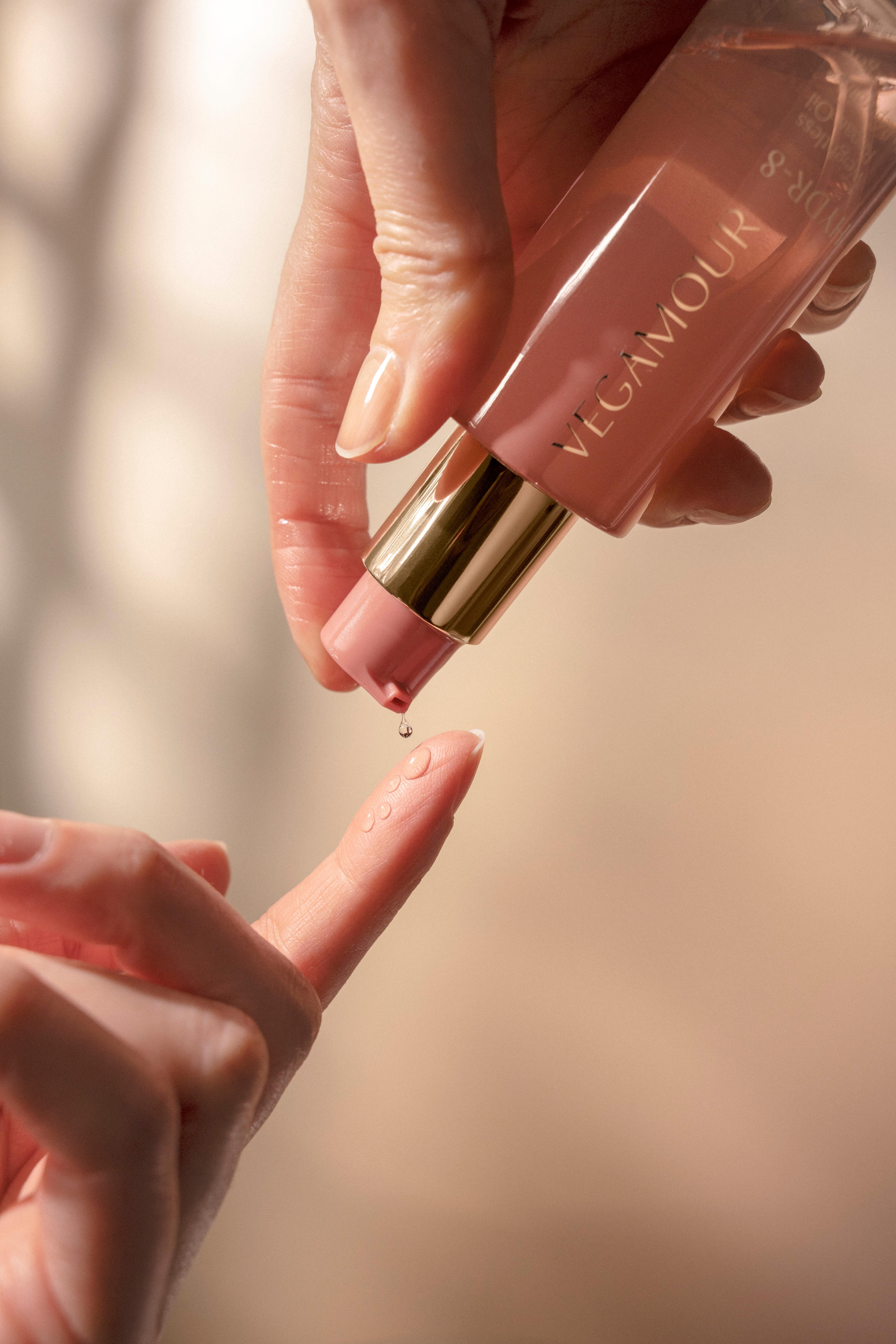 Vegamour HYDR-8 Weightless Repair Oil 1.7 fl oz - Lightweight Hair Oil for Hydration, Smoothness, Frizz Control & Shine Boost Vegamour HYDR-8 Weightless Repair Oil 1.7 fl oz - Lightweight Hair Oil for Hydration, Smoothness, Frizz Control & Shine Boost