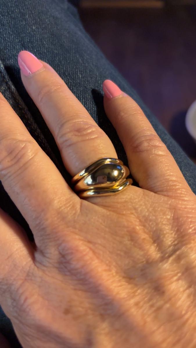 Item: Yellow Gold, 9