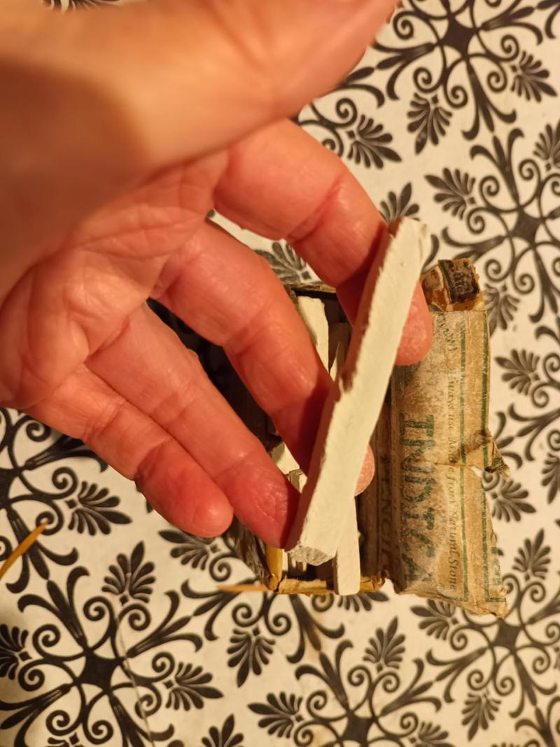 Slate Pencils White Color Chalk 4-8 Mm Thick (250 Grams)