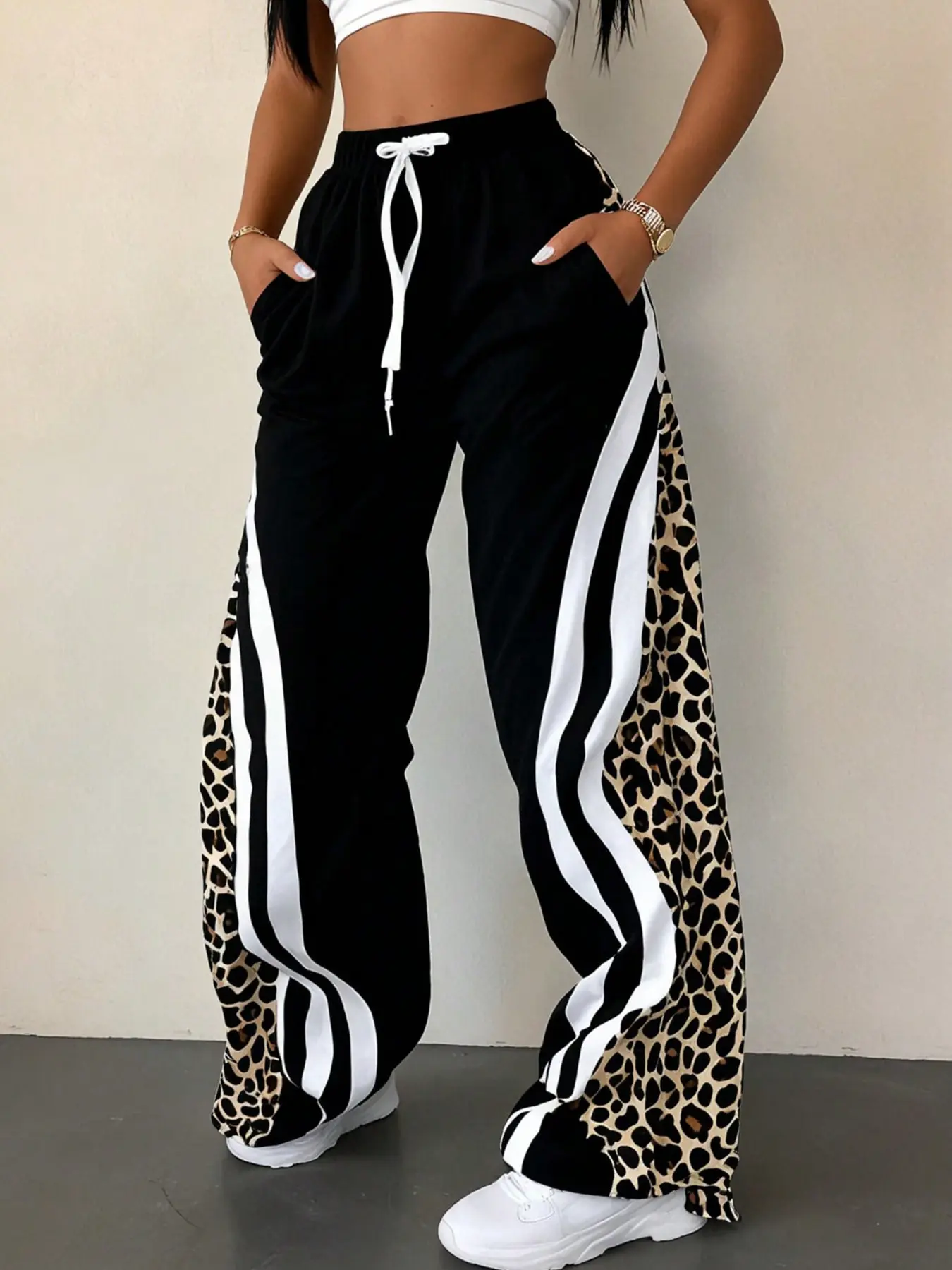 Women's Casual Leopard Print Sweatpants, Side Drawstring Waist, Fitted Long Pants, Comfortable Street Style, All Seasons Wear, Casual Jogging Pants, Athleisure Style Bottoms, Sports Casual Pants, Casual Comfy Sweatpants, Adjustable Drawstring Sweatpants