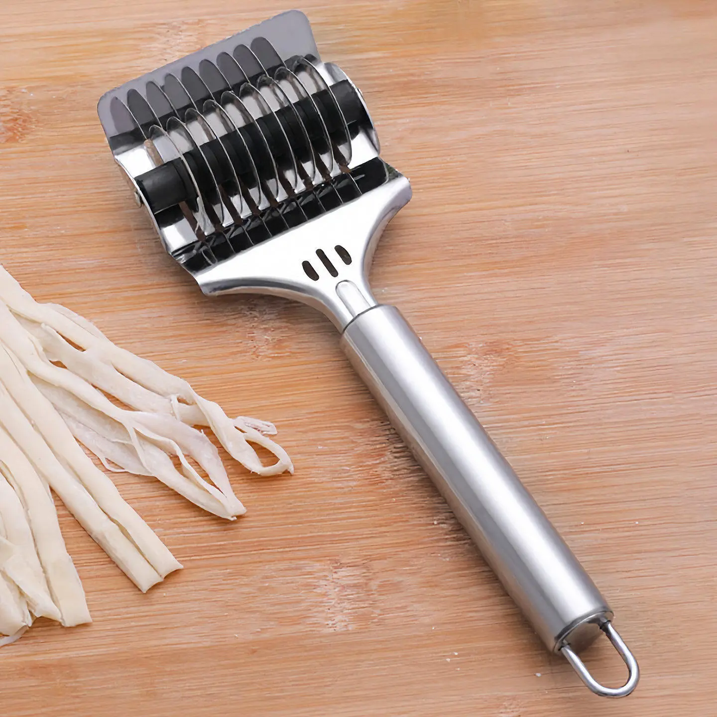 16x7x3.1cm High Grade Stainless Steel Noodle Lattice Roller Docker Dough Cutter Pasta Spaghetti Maker for Kitchen Cooking Tools