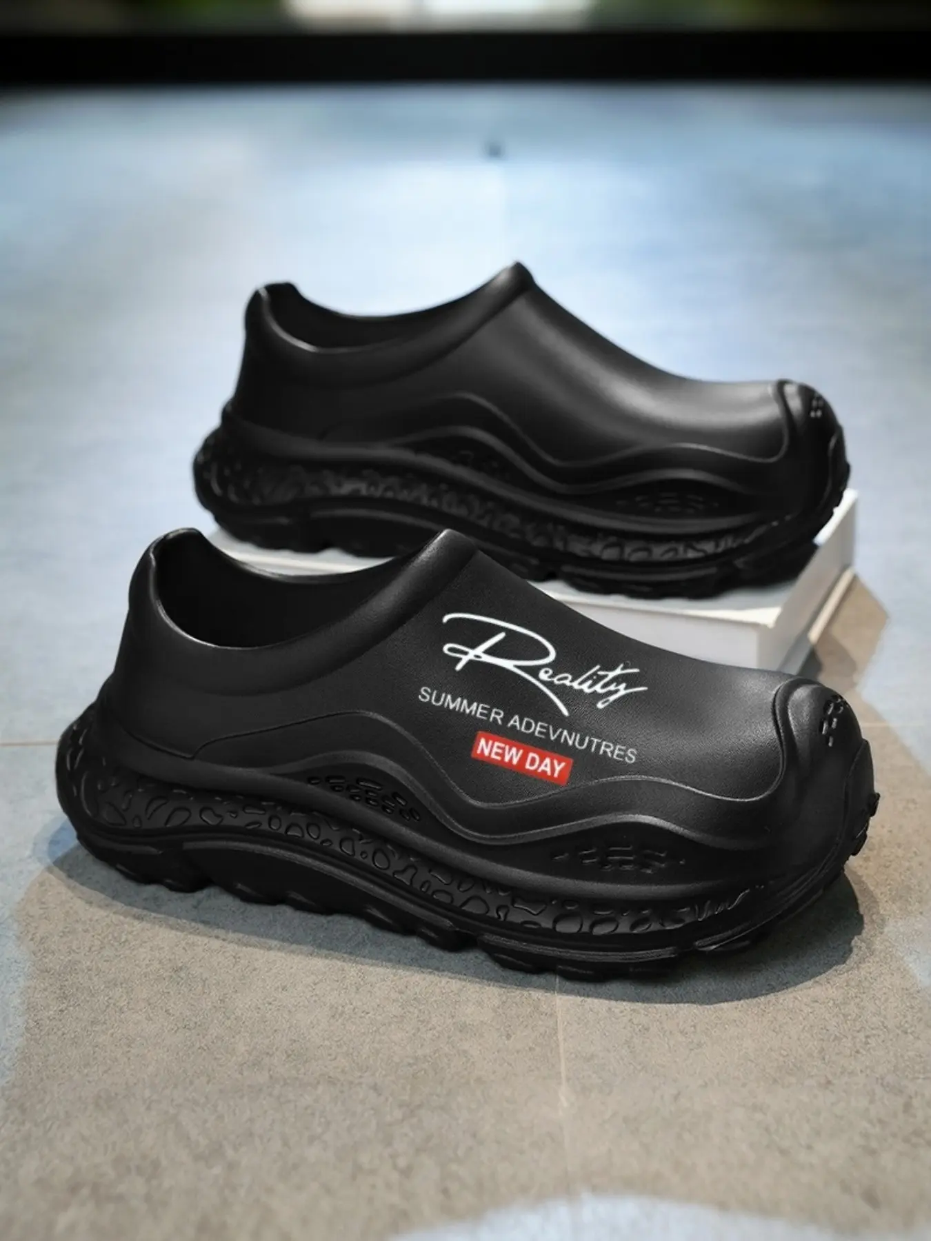 Waterproof Anti-Slip Work Shoes, Unisex Durable Slip-On Sneakers for Chefs and Nurses, Nursing Shoes, Thick-Sole Height-Boosting Design