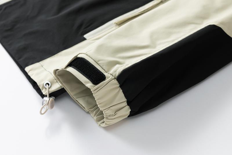 Modern Two-Tone Hooded Jacket - Full-Zip Casual Outerwear for Men, Medium Size, Stylish Two-Tone Color Scheme, Hooded Design, Full-Zip Closure