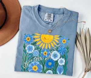 Comfort Colors Teacher Shirt, Playful Helping Little Minds Grow Shirt, Aesthetic Floral Teacher Flower Design, Trendy Oversized Cute Shirt for Teachers, Premium Garment Dyed Teach Floral Appreciation Gift