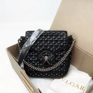 Pre-owned Bvlgari Leather Shoulder Bags 7.8'' R2799 Shoulder Bag C216323043 0304 T1 Qiqi