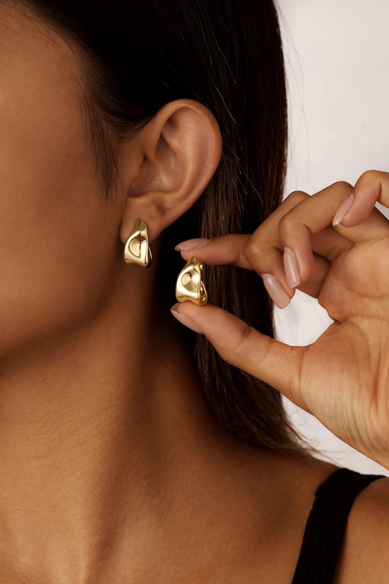 CAROVO Chunky Gold Stud Earrings for Women 14k Gold Plated Hypoallergenic Earrings Statement Trendy Fashion Gold Jewelry Gifts