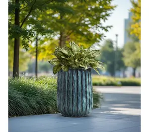 LuxenHome Verda nt Rise Ribbed Ceramic Planter , 16.8"H Pot