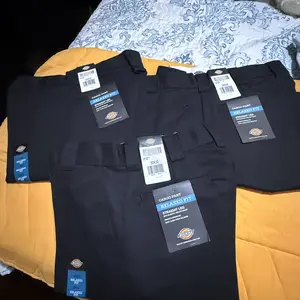 Dickies Men’s Relaxed Fit Cargo Work Pants, Wrinkle Resistant, Stain Resistant, Relaxed Fit, Cargo Pockets, Easy Care, Workwear Style