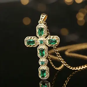 ALuxuriousAndStylishGreenReligiousCrossPendantNecklaceforWomen,Adorned withDazzling Rhinestones,PerfectAsaFashionableStreetStyle C CollarChainJewelryGift,SuitableforEverydayWearAndGifting