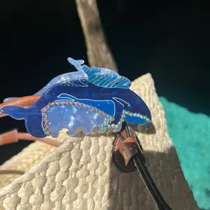Whale rhinestone clip