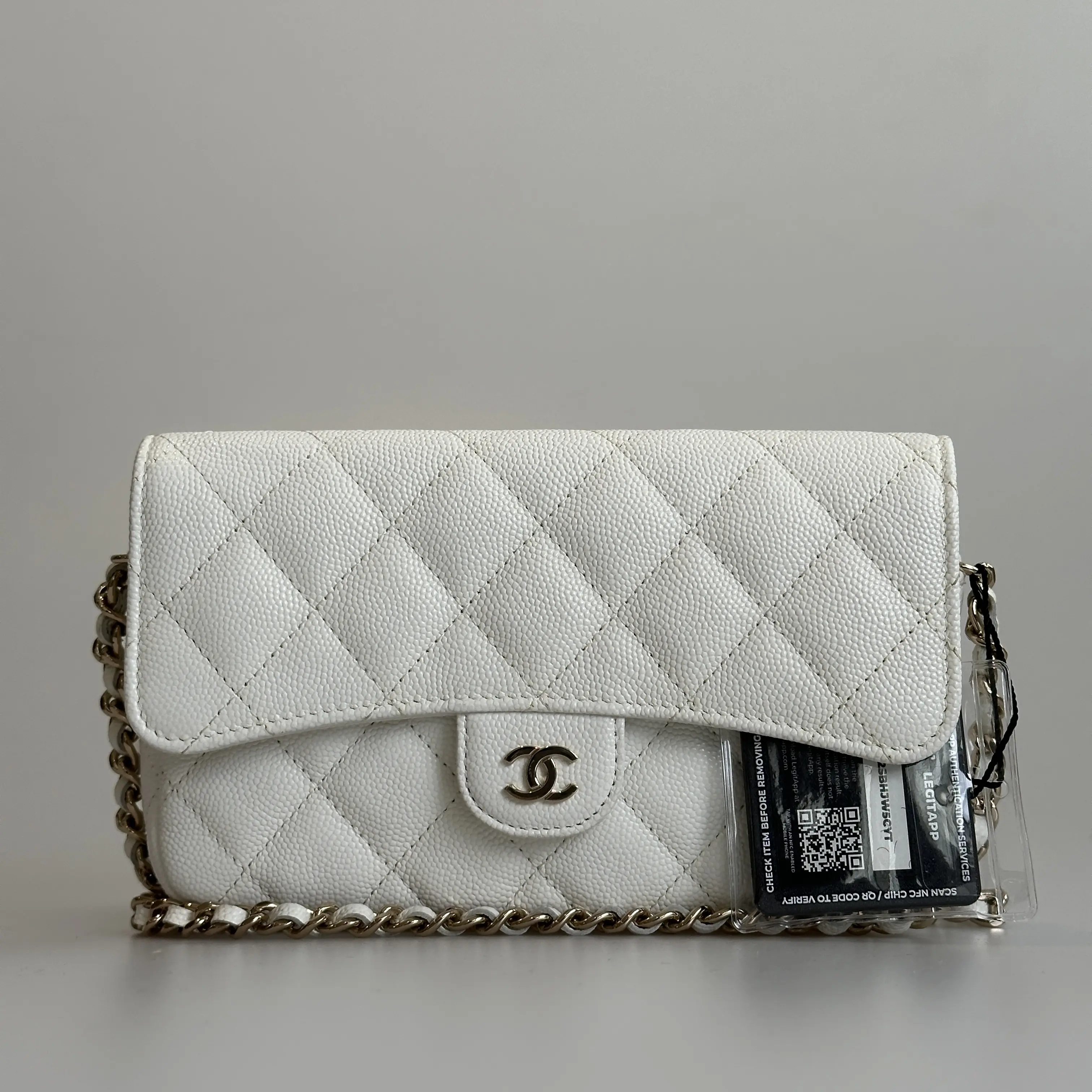 Pre-owned CHANEL Litchi-patterned Cowhide Crossbody Bag Classic Flap Mini WOC White 84031599