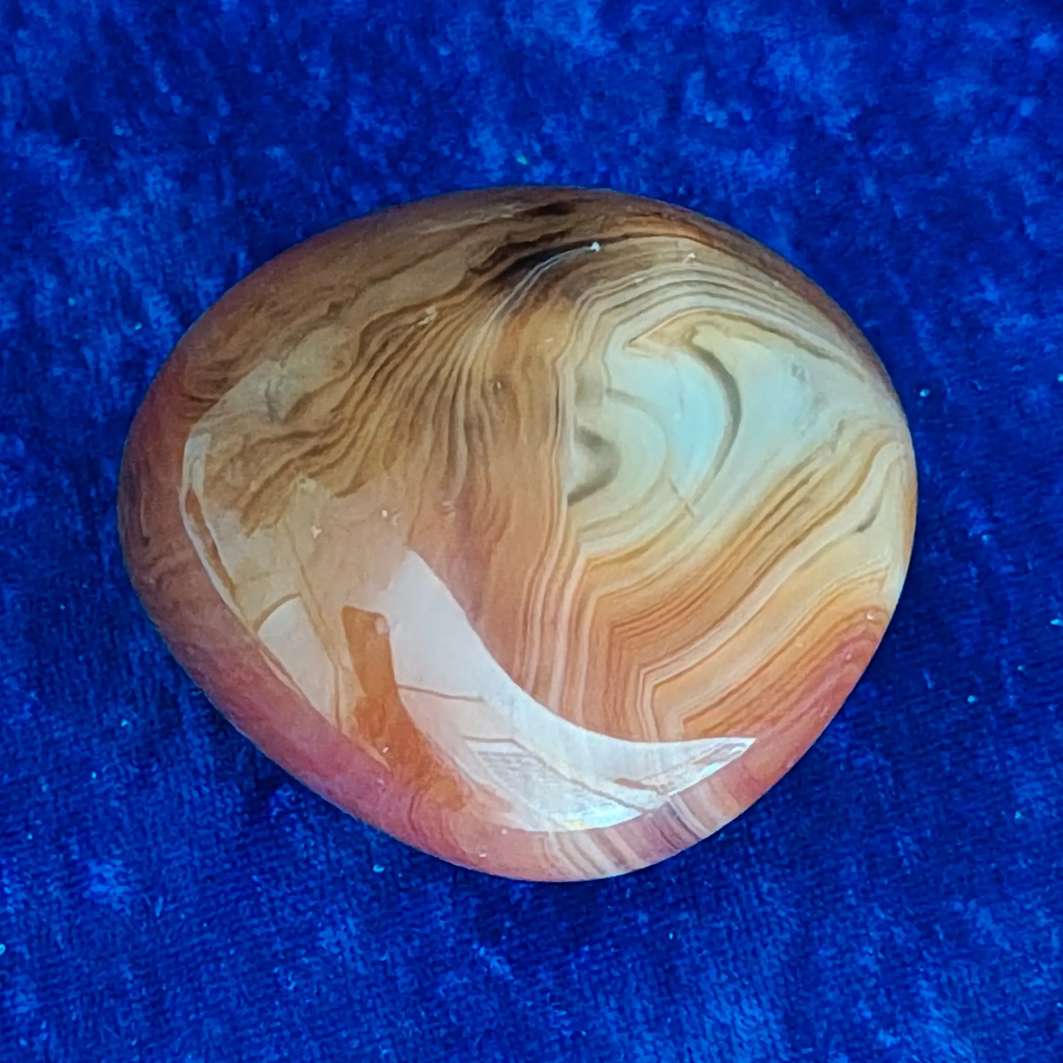Polished Natural Sardonyx Palm-Sized Stone (2.5-4.5 in) - Root Chakra Crystal for Aries, Meditation Use for Protection, Grounding & Willpower, Attracts Good Fortune, Smooth Palm Shape, Adult Natural Crystal Decoration, Virgo, Scorpio, Adults