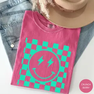 Comfort Colors Checkered Smiley Tee, Summer Oversized Shirt, Unisex Graphic Cotton T-shirt, Trendy Casual Summer Outfit, Comfy Streetwear