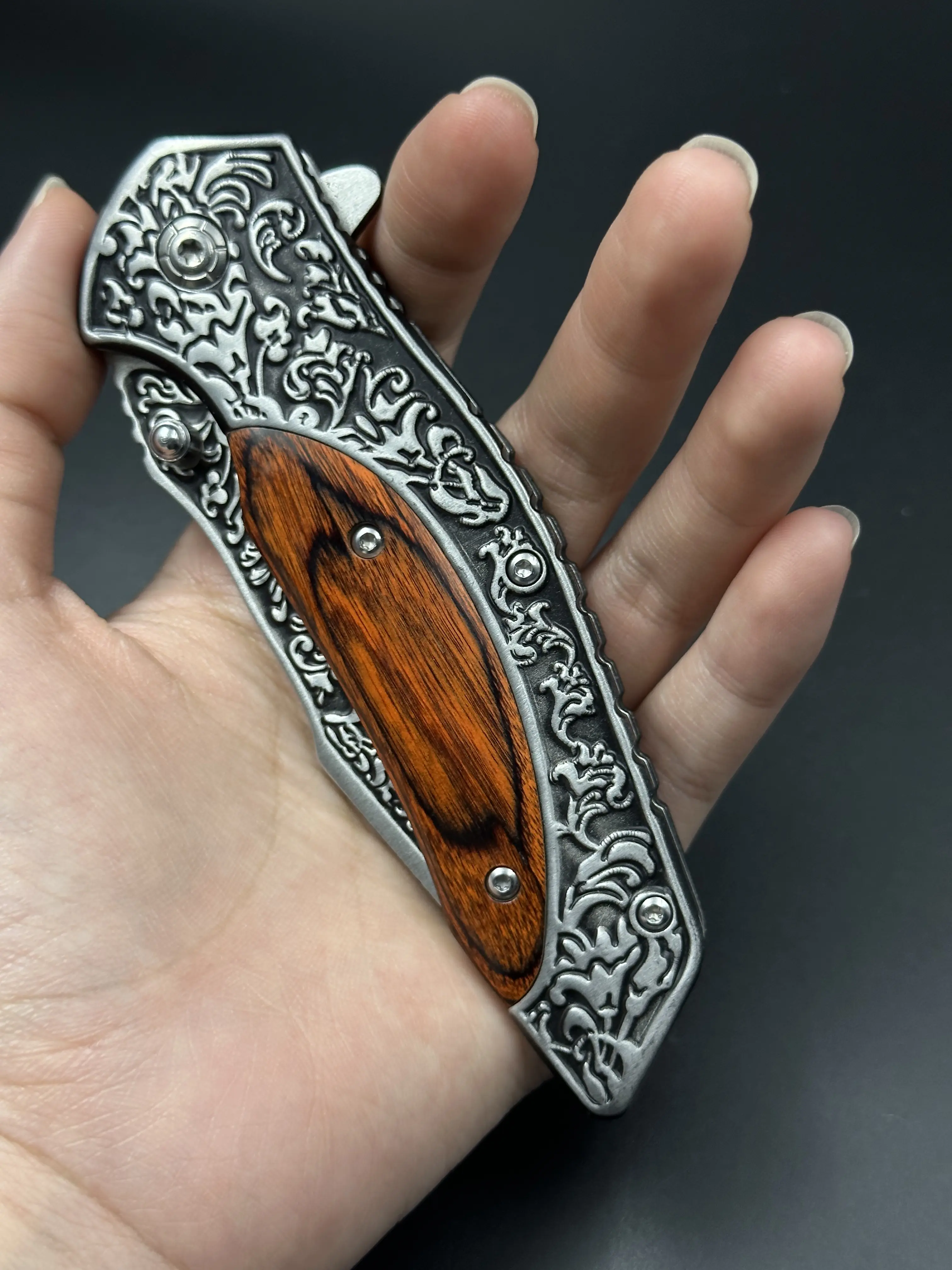 Traditional Wooden Handle Knife, Great for Outdoor & Survival Activities​