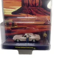 M2 Machines 1970 Dodge Challenger R/T 440 Six Pack  Limited Edition 1:64