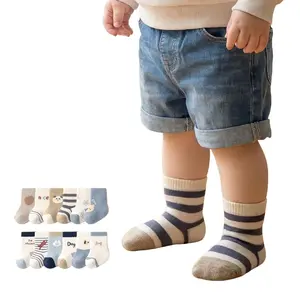 6/12Paris Thickened Insulated Loop Socks for Babies Cute Cartoon Winter Plush Socks Suitable for Newborns Infants Toddlers