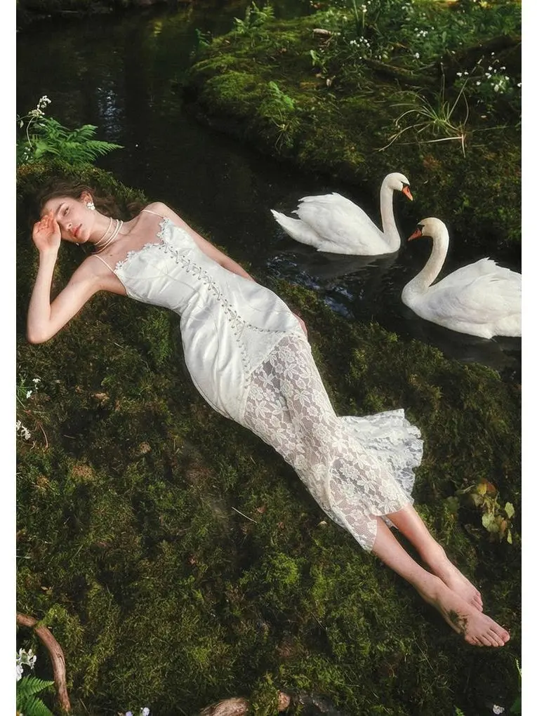 Woodland Swan Dress，Lace Accent, Womenswear Piece