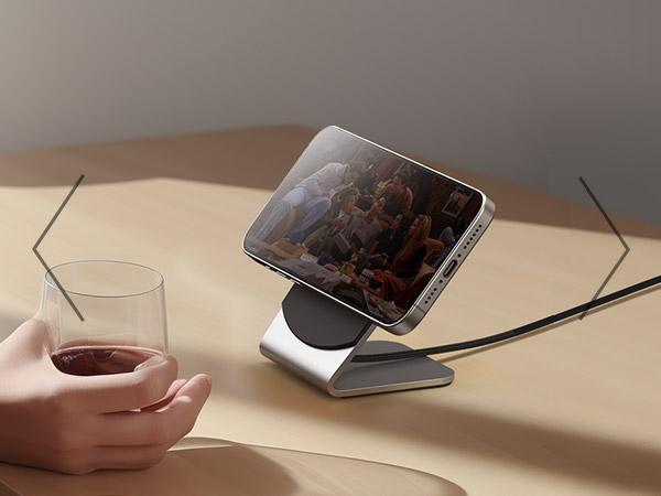 INIU Wireless Charger, 15W Fast Charging Magnetic Wireless Charger Stand Travel Essential Wireless Charging Station with Sleep-Friendly Adaptive Light, for iPhone 17/16/15/14/13/12 Series Airpods Multifunctional Portable Adapter Smartphone Multifunctional