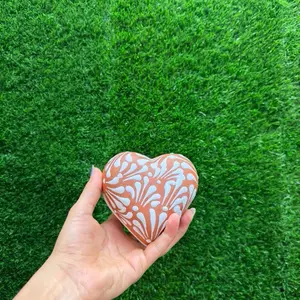 Alajero Accesorio Cielito Lindo Relieve Grande, color Terracota Blanco Only Sets.