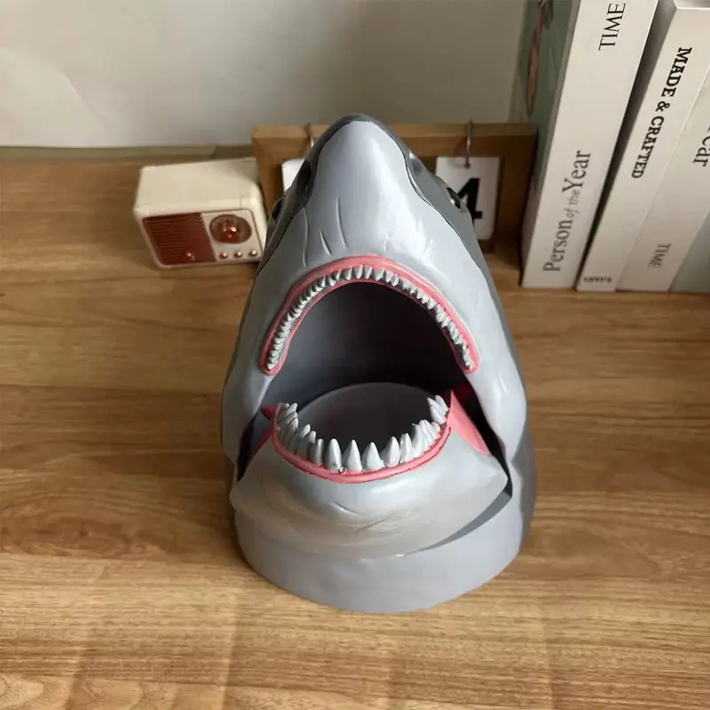 Shark's mouth instantly transforms into a storage compartment! Closed design snacks/stationery/jewelry can be "swallowed"