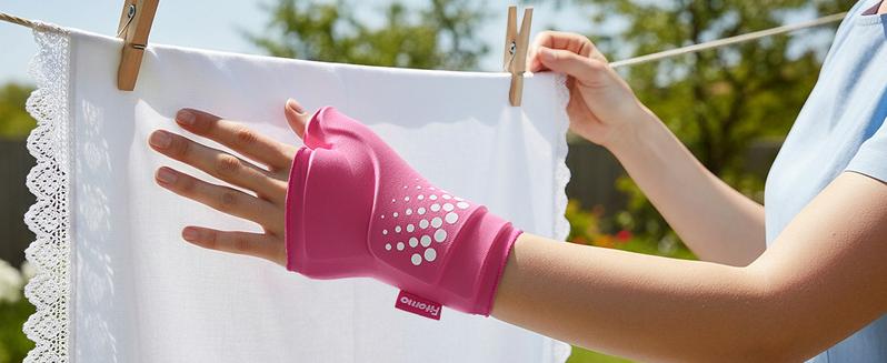 Fitomo Wrist Ice Pack Wrap Couple Set Wearable icepack-Experience Hot & Cold Compression Therapy enhanced by 3D Cooling Tech – a Reusable Wrap for Soothing Sore Wrists, Reducing Swelling & Daily Comfort